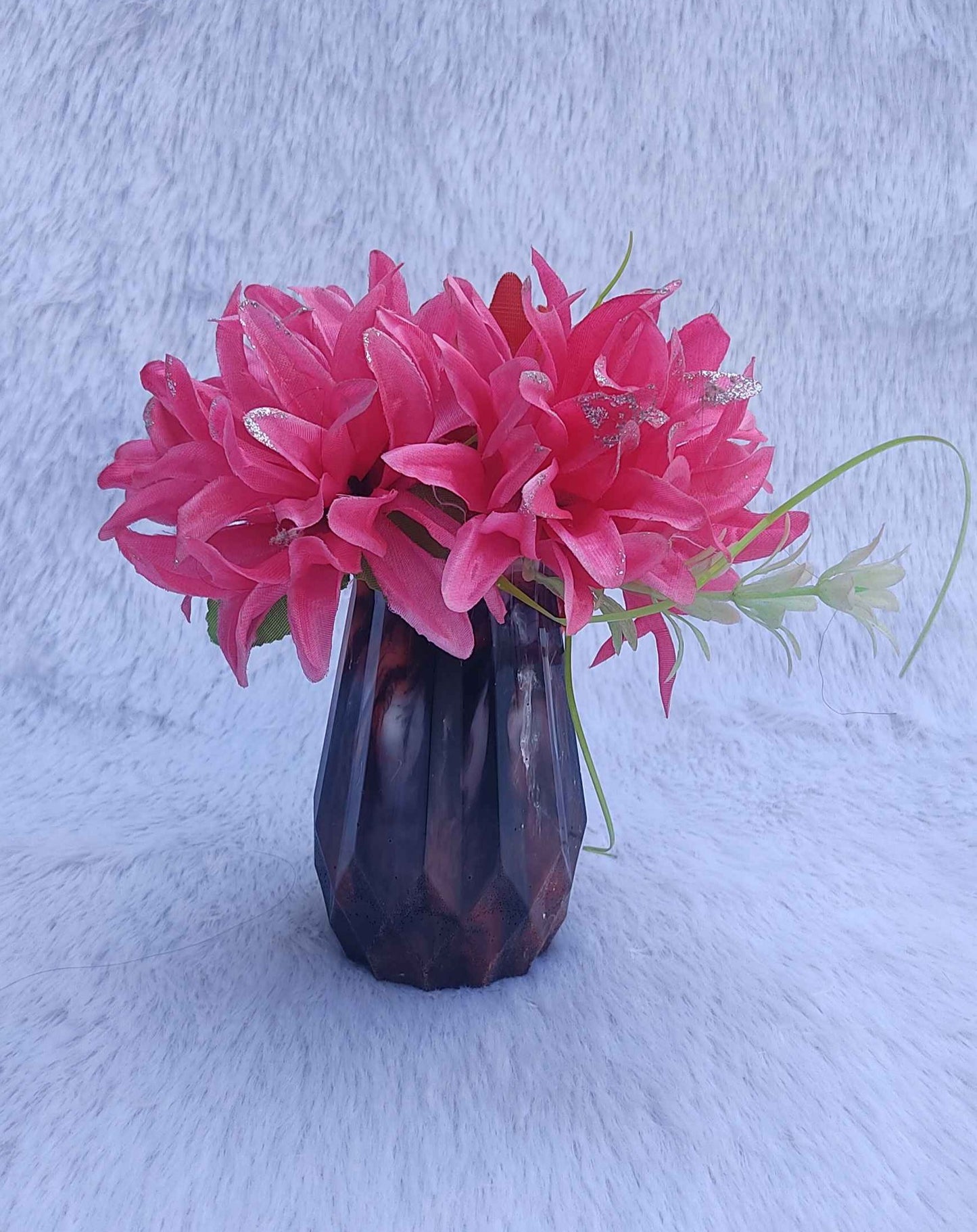 Red-Black Half Zig-Zag Vase