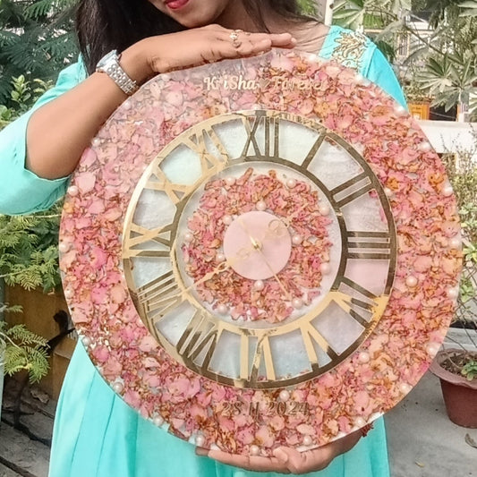Preserve Varmala In Resin Clock